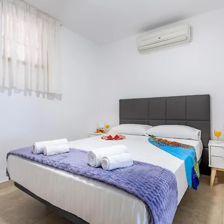 196 Parque Santiago 2, Big Terrace, Pool Side Appartement